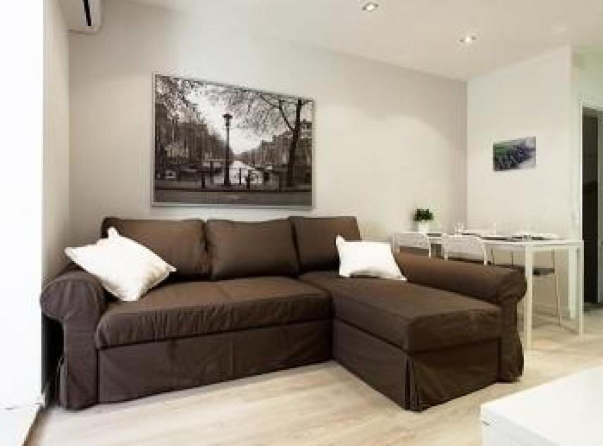 Miquel Angel - Apartments Next To Camp Nou Barcelona Ngoại thất bức ảnh